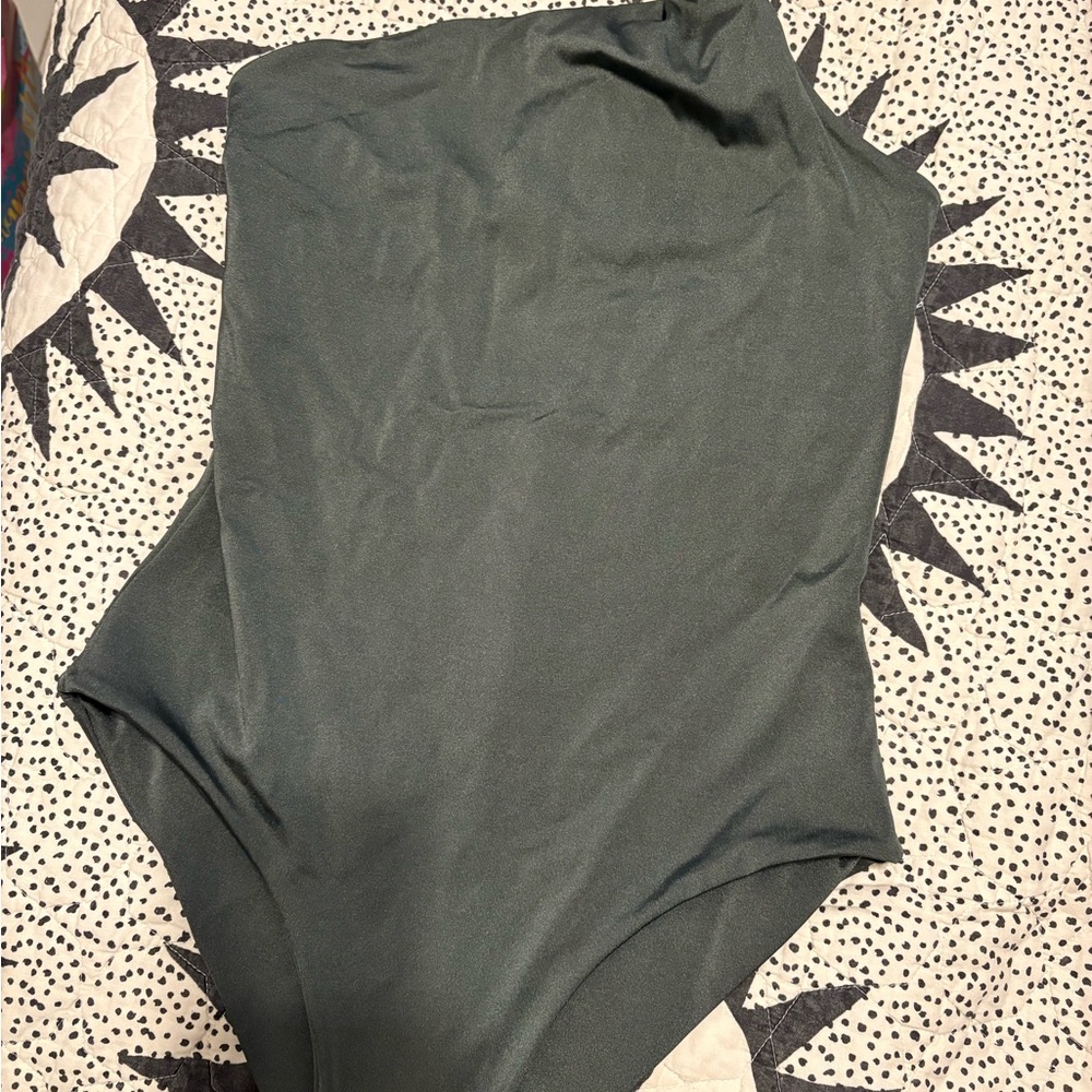 Maheli heli Green One-Shoulder swim